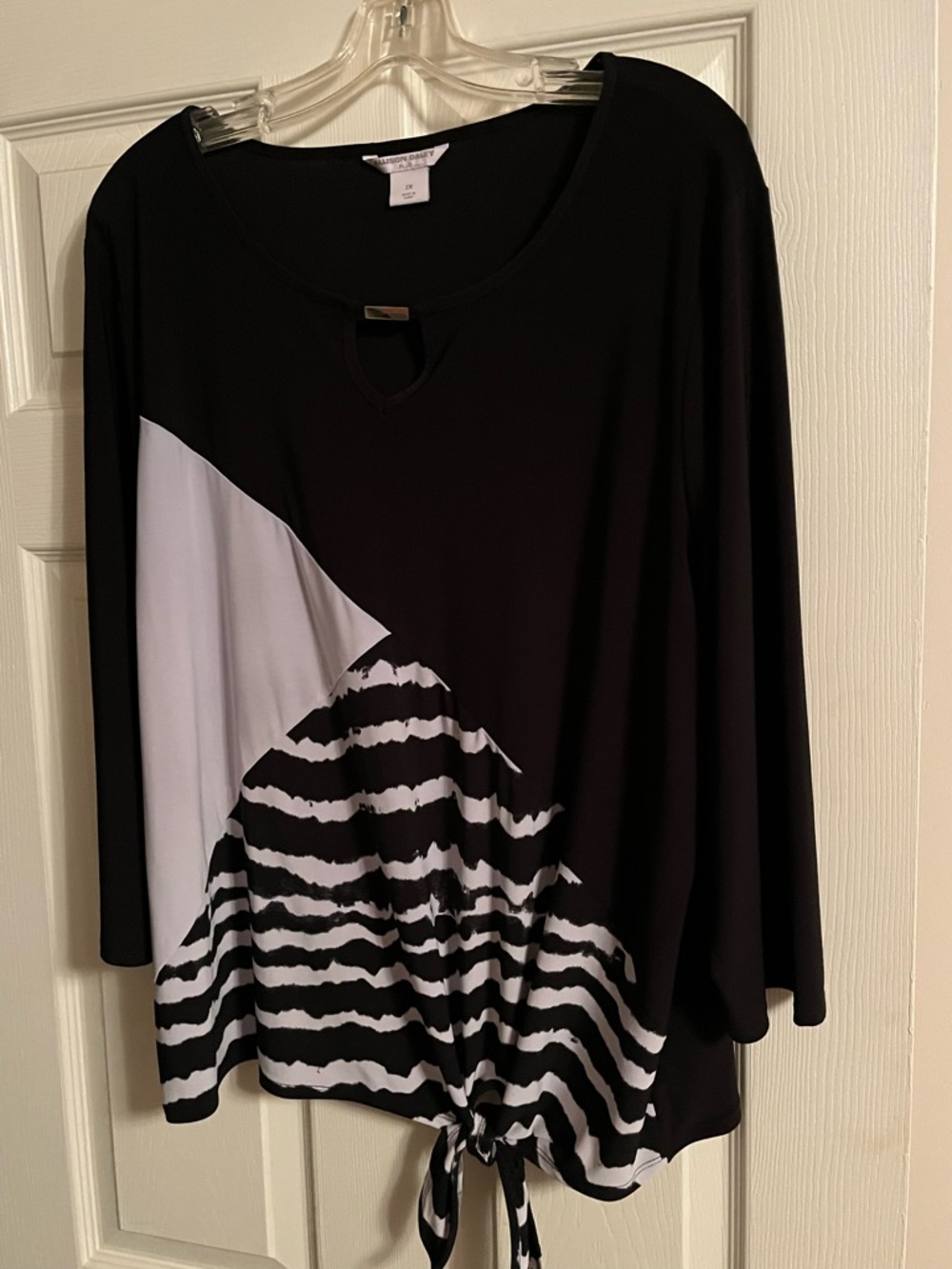 Allison Daley Black and White 3/4 length Sleeve Tie-Hem Top